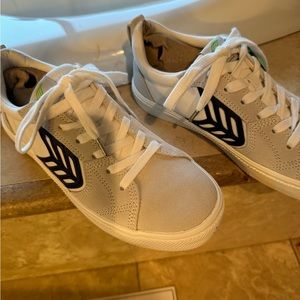 Cariuma Sneakers 8 1/2 women’s